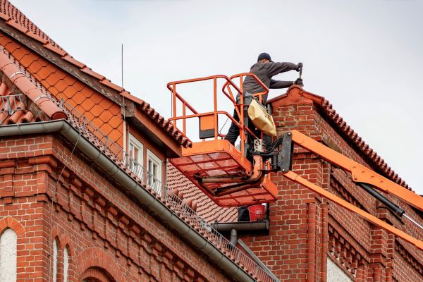 Top 5 raisons de faire appel à un couvreur façadier à Châtellerault